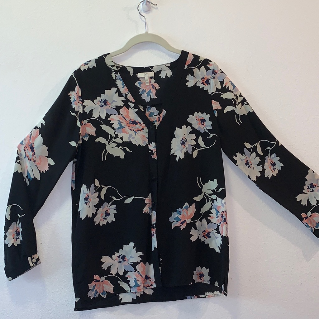 100 Silk Joie Brand Blouse 100 Silk Joie Brand Blouse